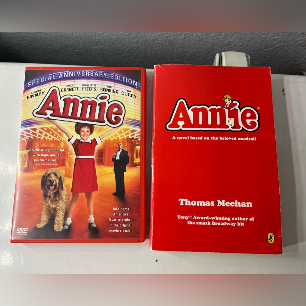 Annie Special Anniversary Edition DVD and Book Set